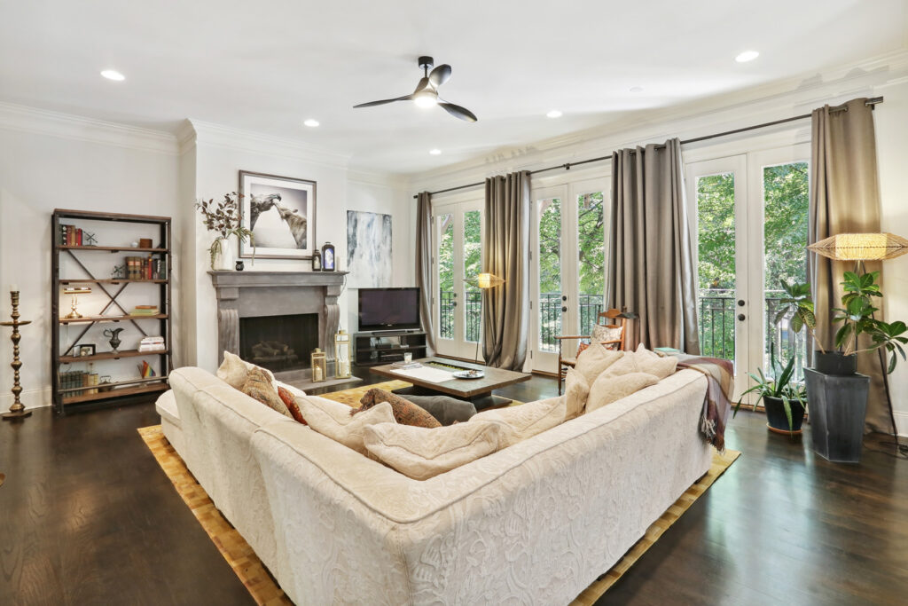 WowWednesday 3585 Roxboro Road, No. 9, Atlanta, 30326
